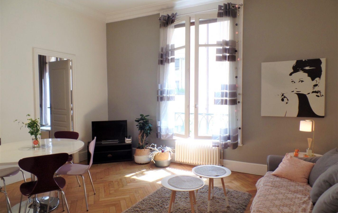 Annonces LYON 6EME : Appartement | LYON (69002) | 45 m2 | 1 300 € 